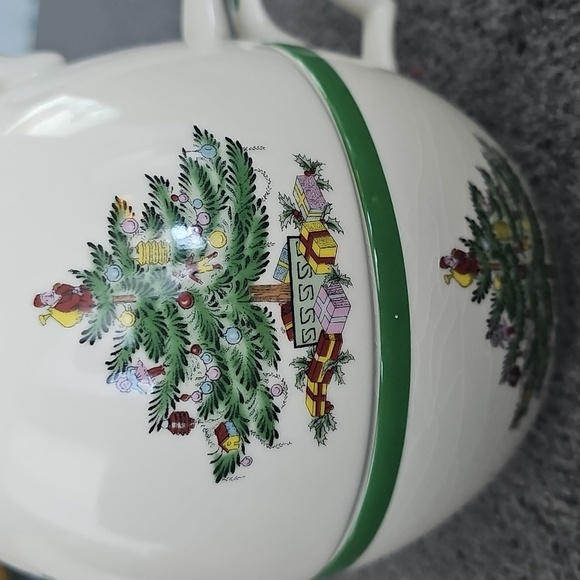 NWOT CHRISTMAS IN JULY Festive Christmas Tree Teapot - Picture 2 of 9